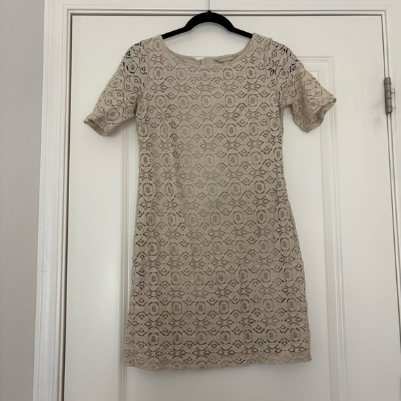 Banana Republic Dresses & Skirts - Banana Republic Women’s Beige Lace Mini Dress
